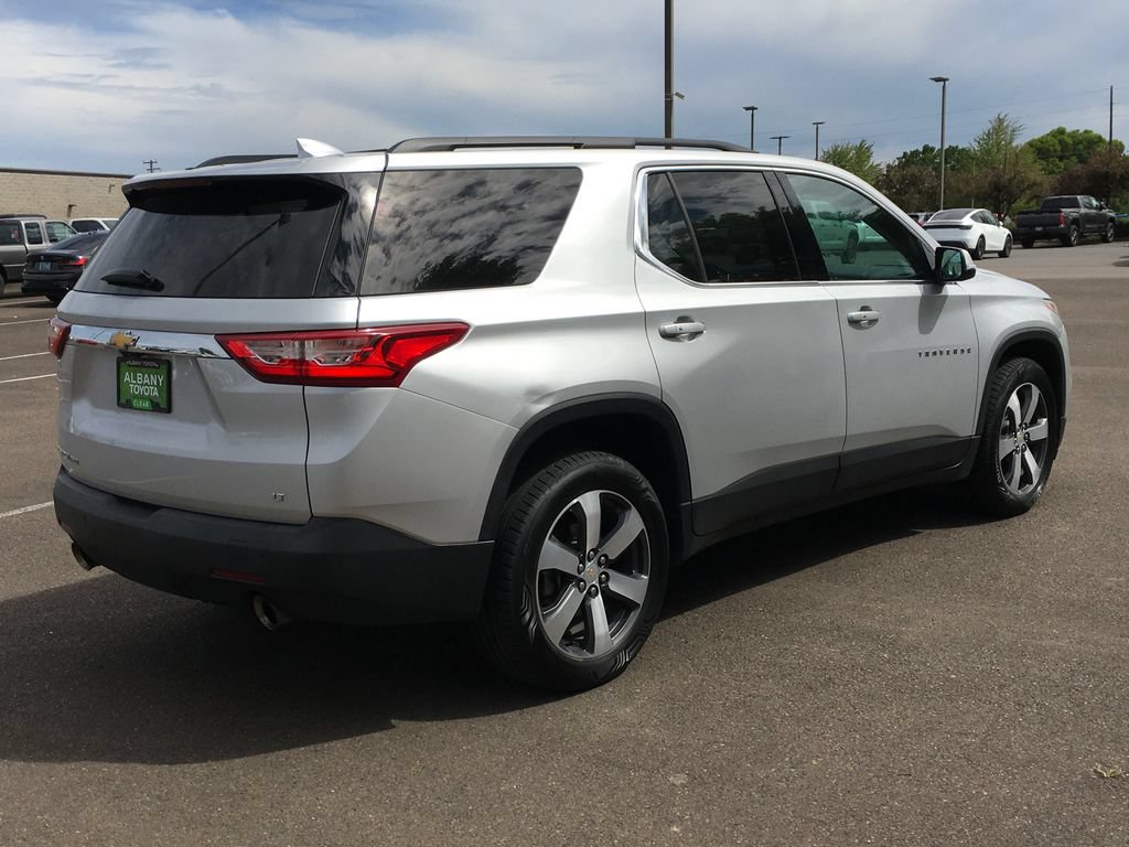 Used 2019 Chevrolet Traverse LT w/ LT Premium Package AWD/4WD image 8