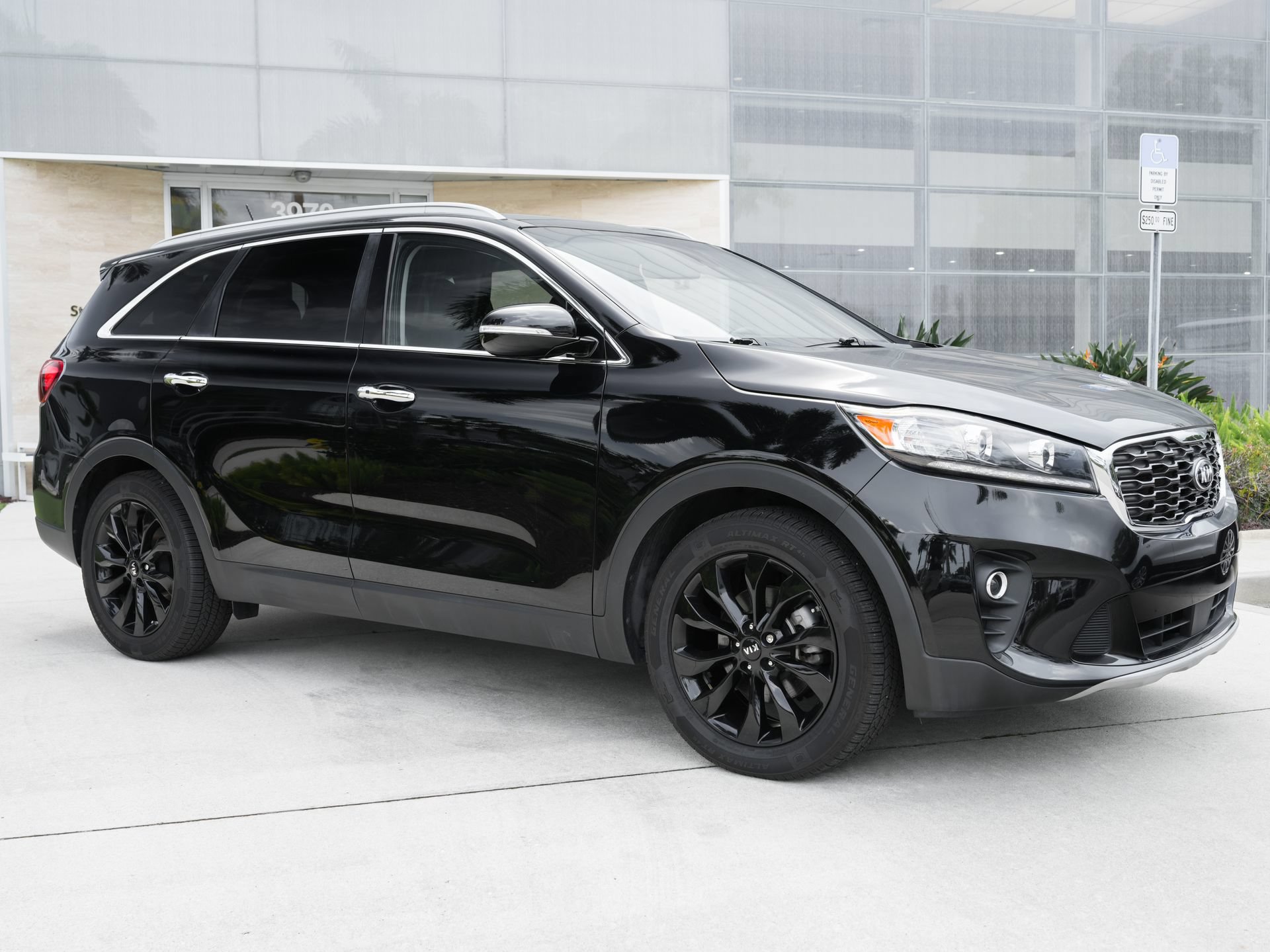 Used 2020 Kia Sorento EX FWD image 3