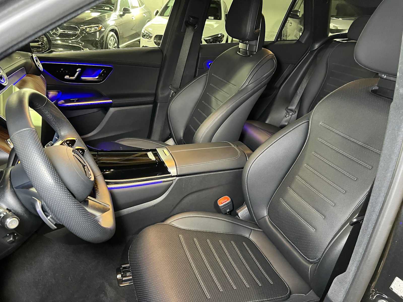 Used 2026 Mercedes-Benz GLC 300 4MATIC image 23