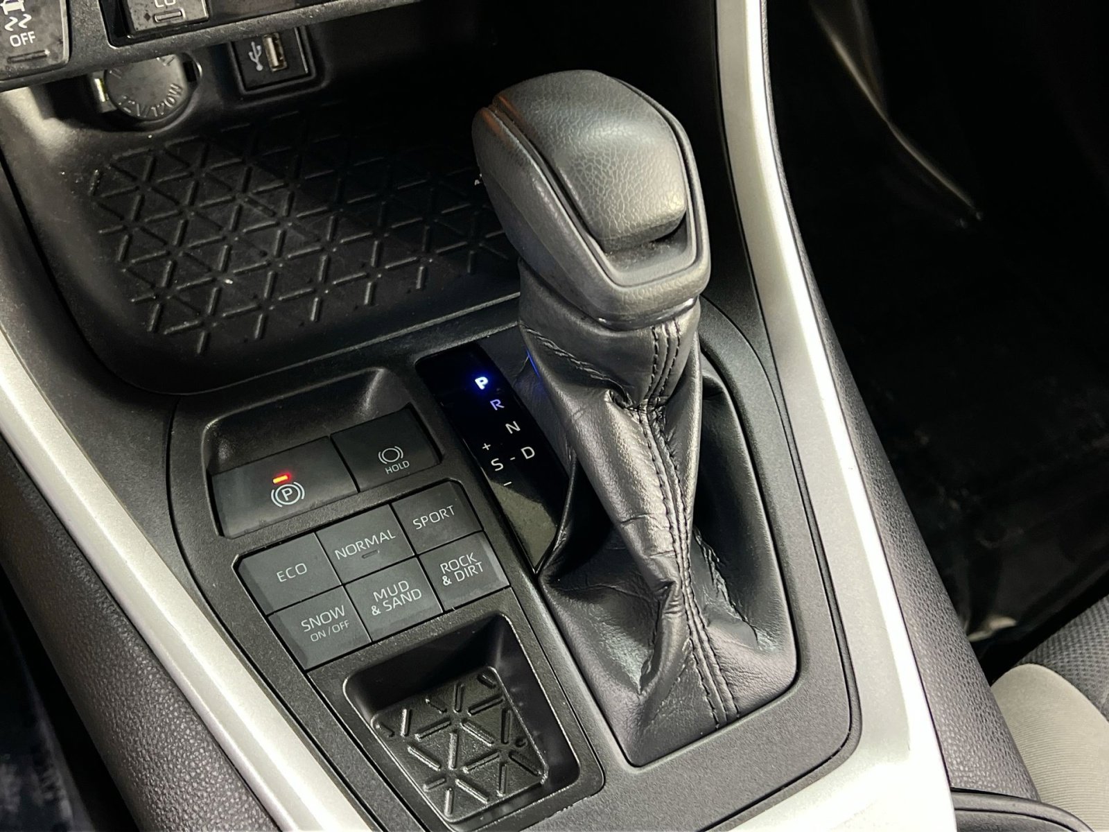 Used 2024 Toyota RAV4 XLE image 26