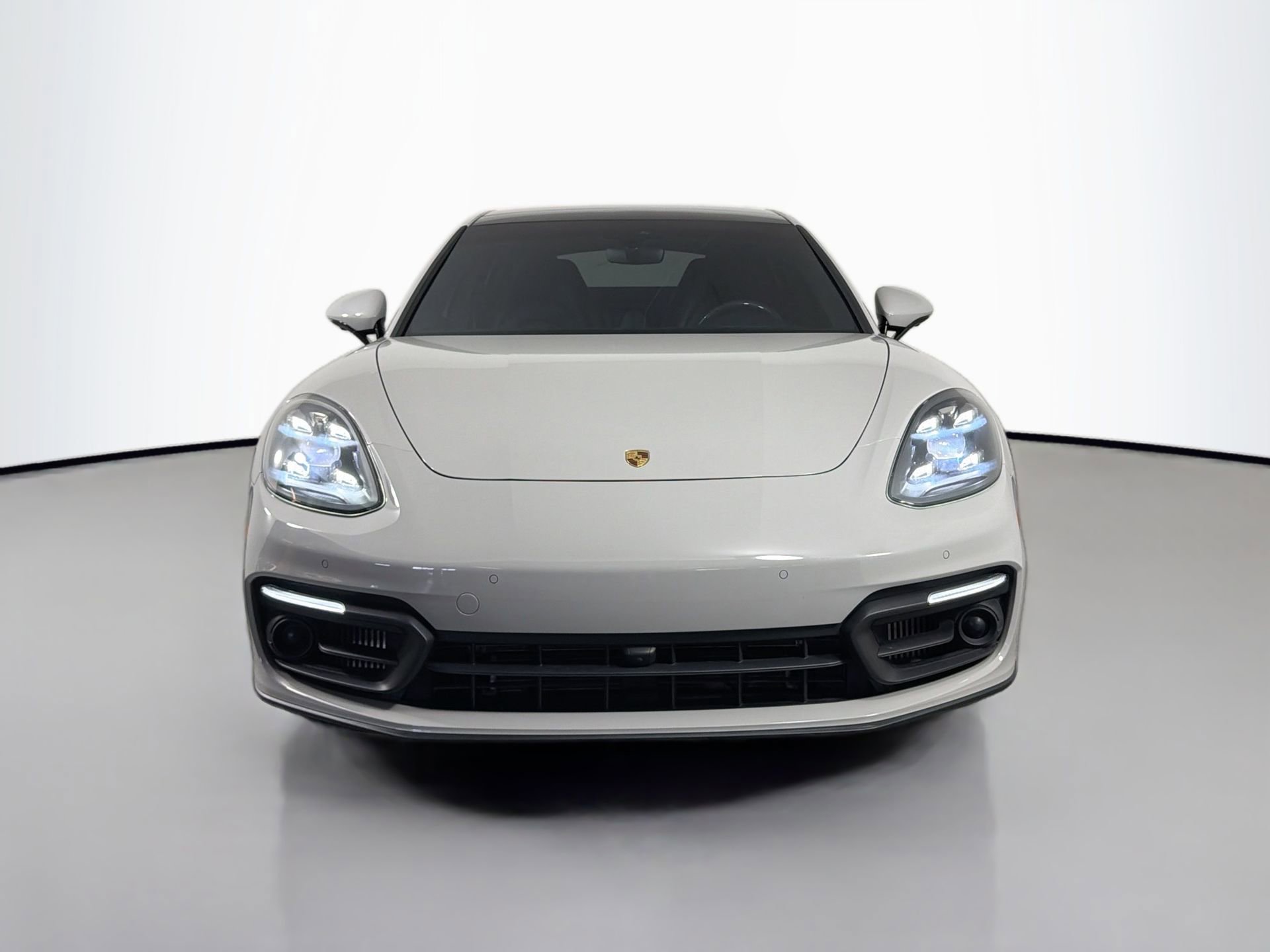 Certified 2023 Porsche Panamera Platinum Edition image 10