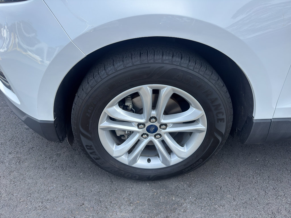Used 2020 Ford Edge SEL image 23