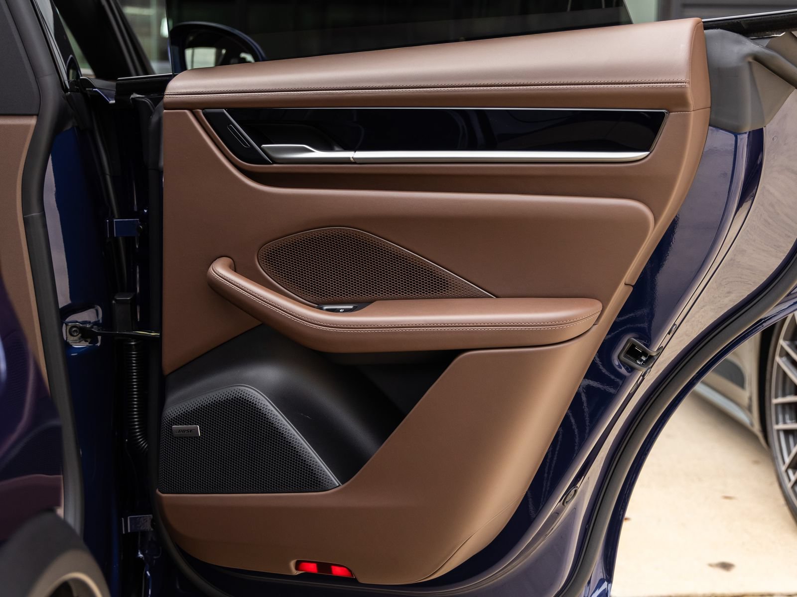 New 2026 Porsche Macan 4 Electric AWD/4WD image 38