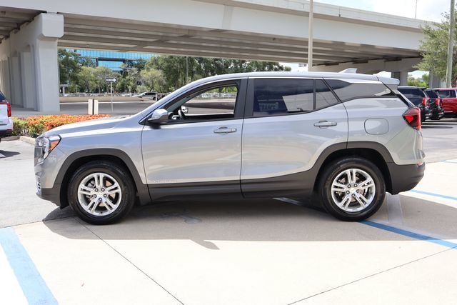 Used 2023 GMC Terrain SLE FWD image 4