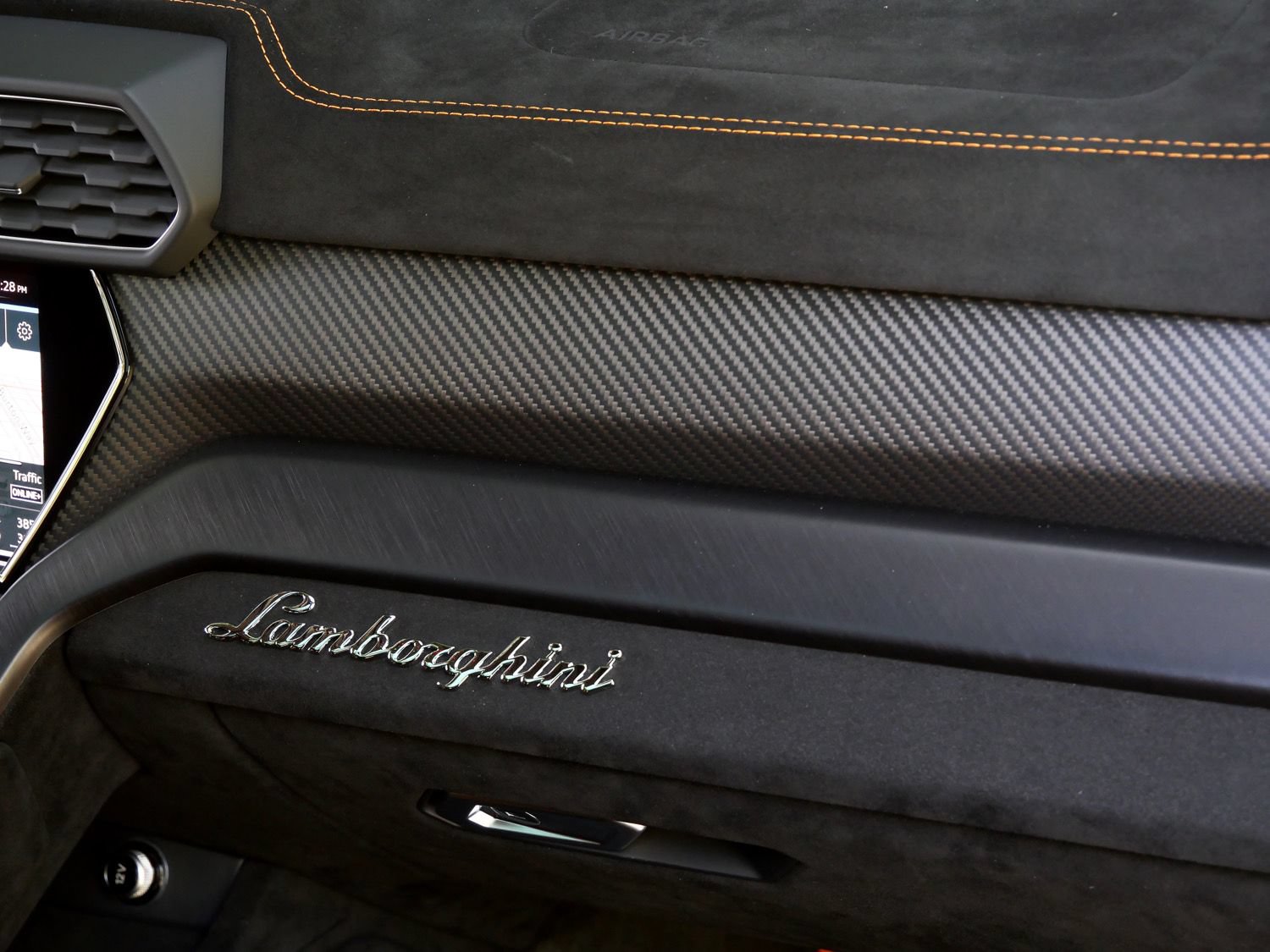 Used 2024 Lamborghini Urus Performante AWD/4WD image 25
