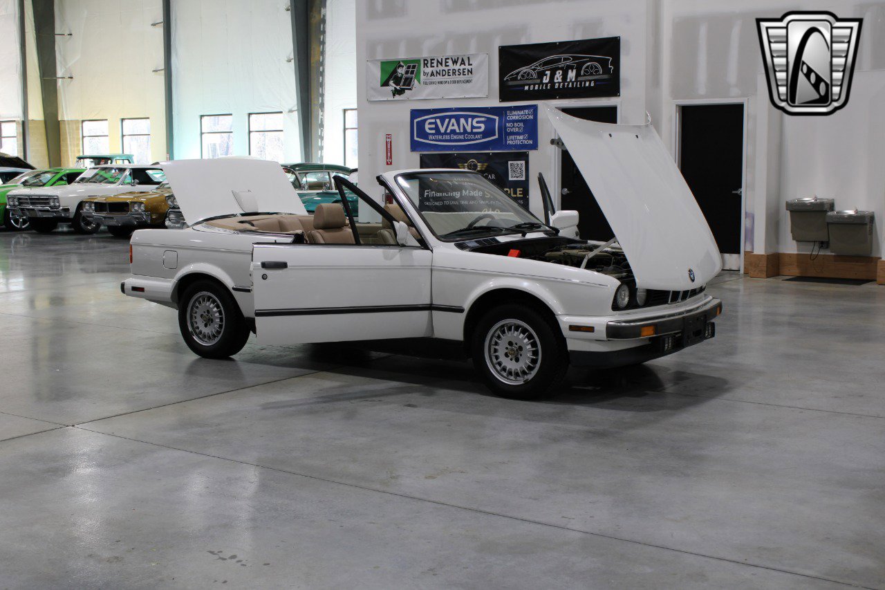 Used 1988 BMW 325i Convertible image 20