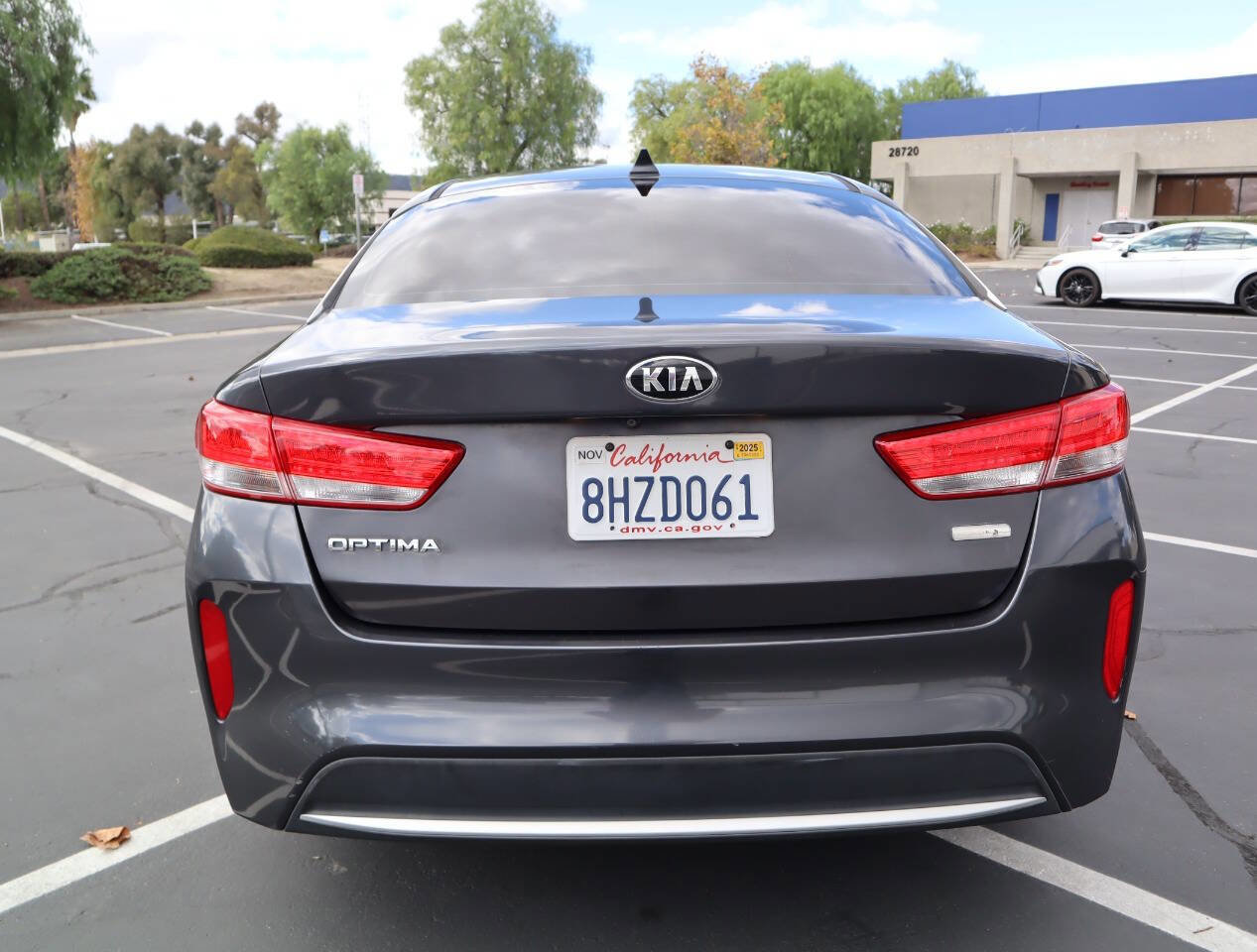 Used 2017 Kia Optima Premium image 11