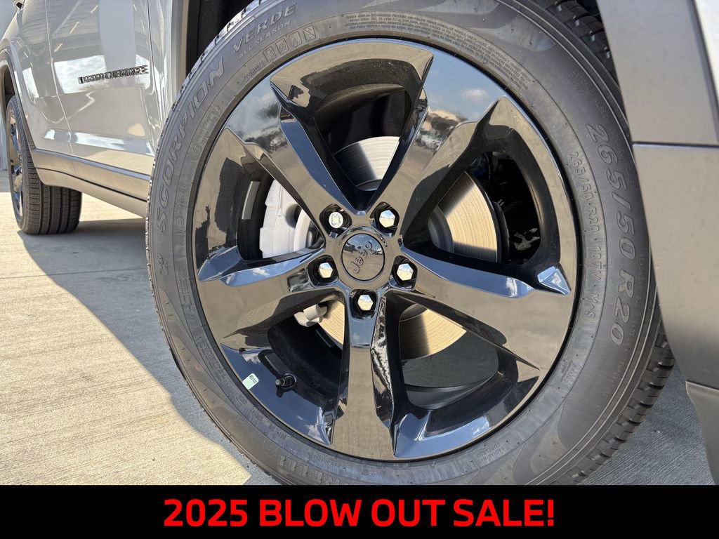 New 2025 Jeep Grand Cherokee Limited w/ Black Appearance Package image 7