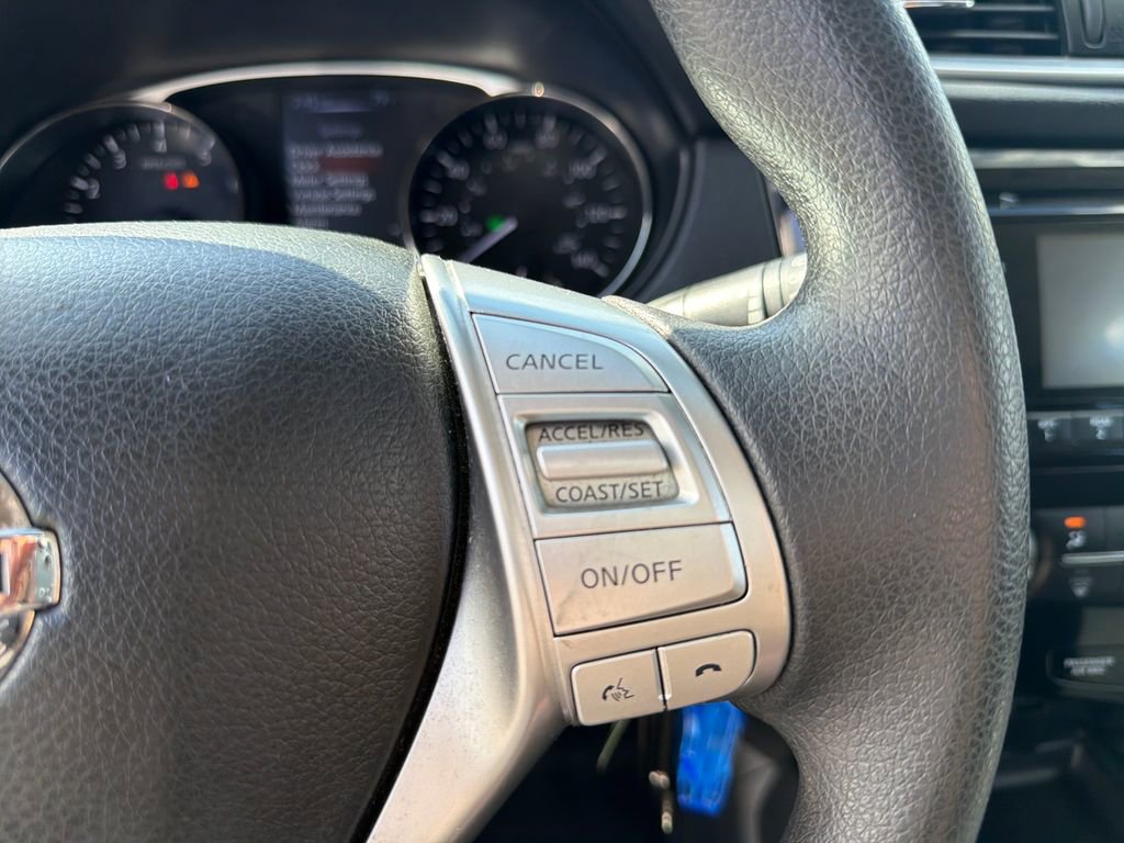 Used 2015 Nissan Rogue S image 30