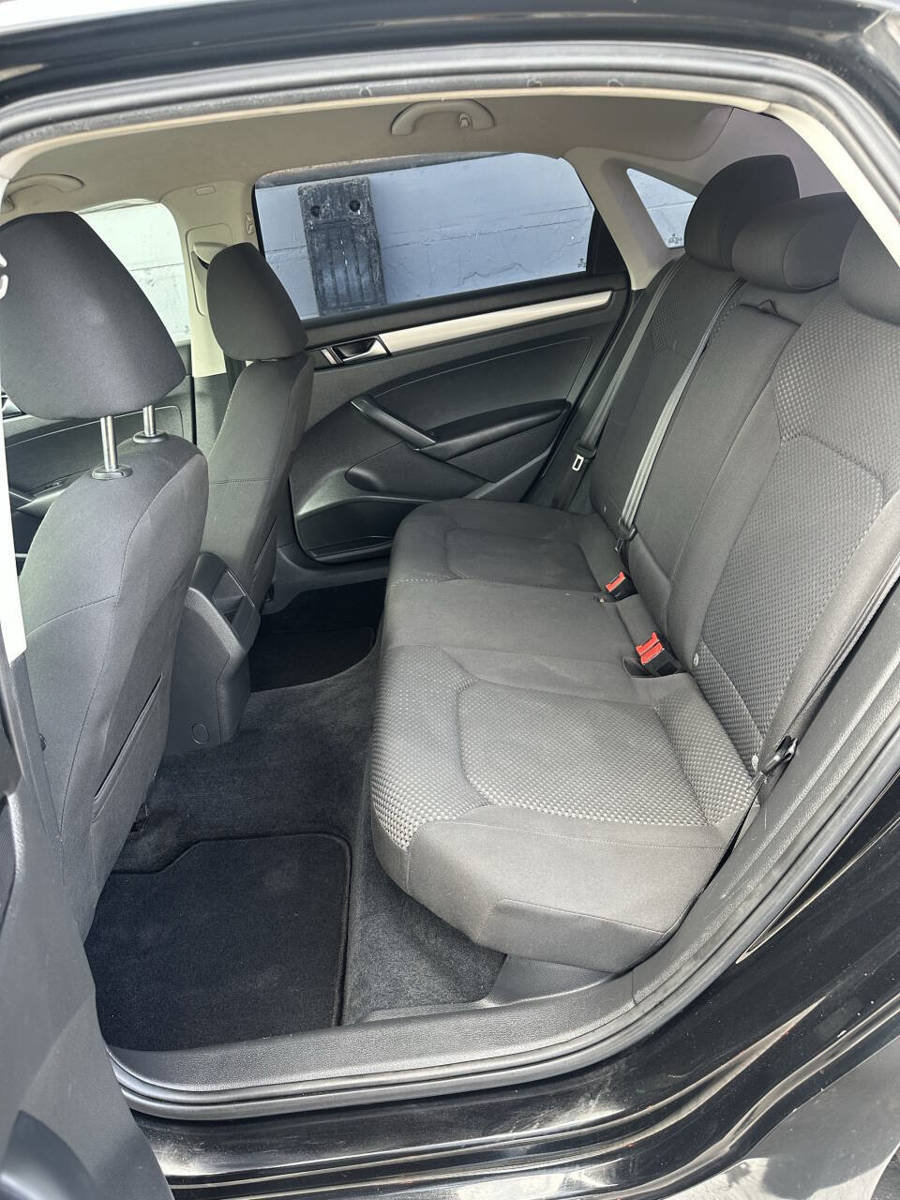 Used 2012 Volkswagen Passat 2.5 S FWD image 8