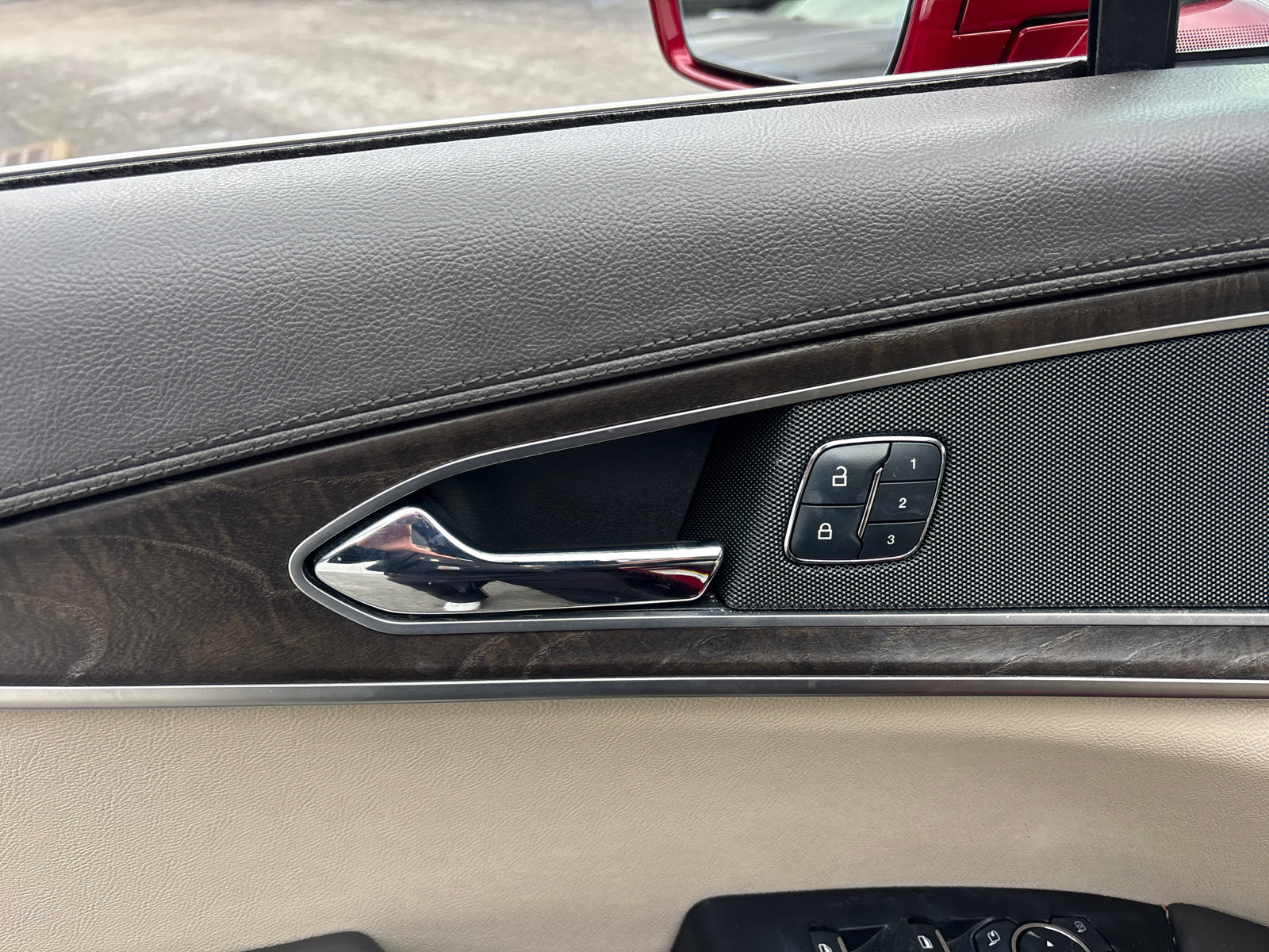 Used 2018 Lincoln MKX Select w/ Select Plus Package image 12