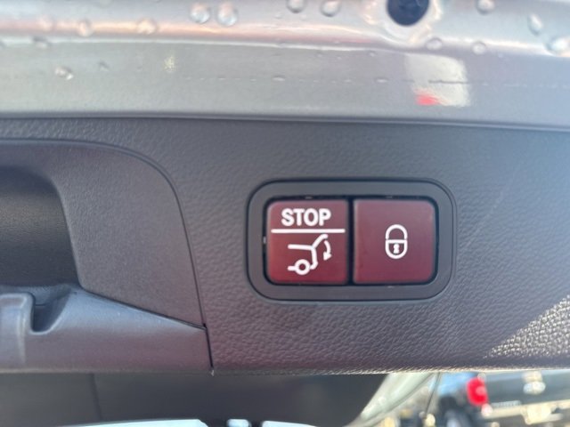 Used 2018 Mercedes-Benz GLC 300 4MATIC image 13