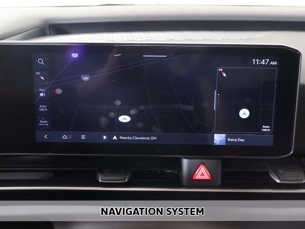 Used 2025 Kia Carnival FWD image 3