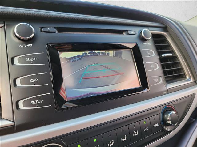 Used 2019 Toyota Highlander LE FWD image 23