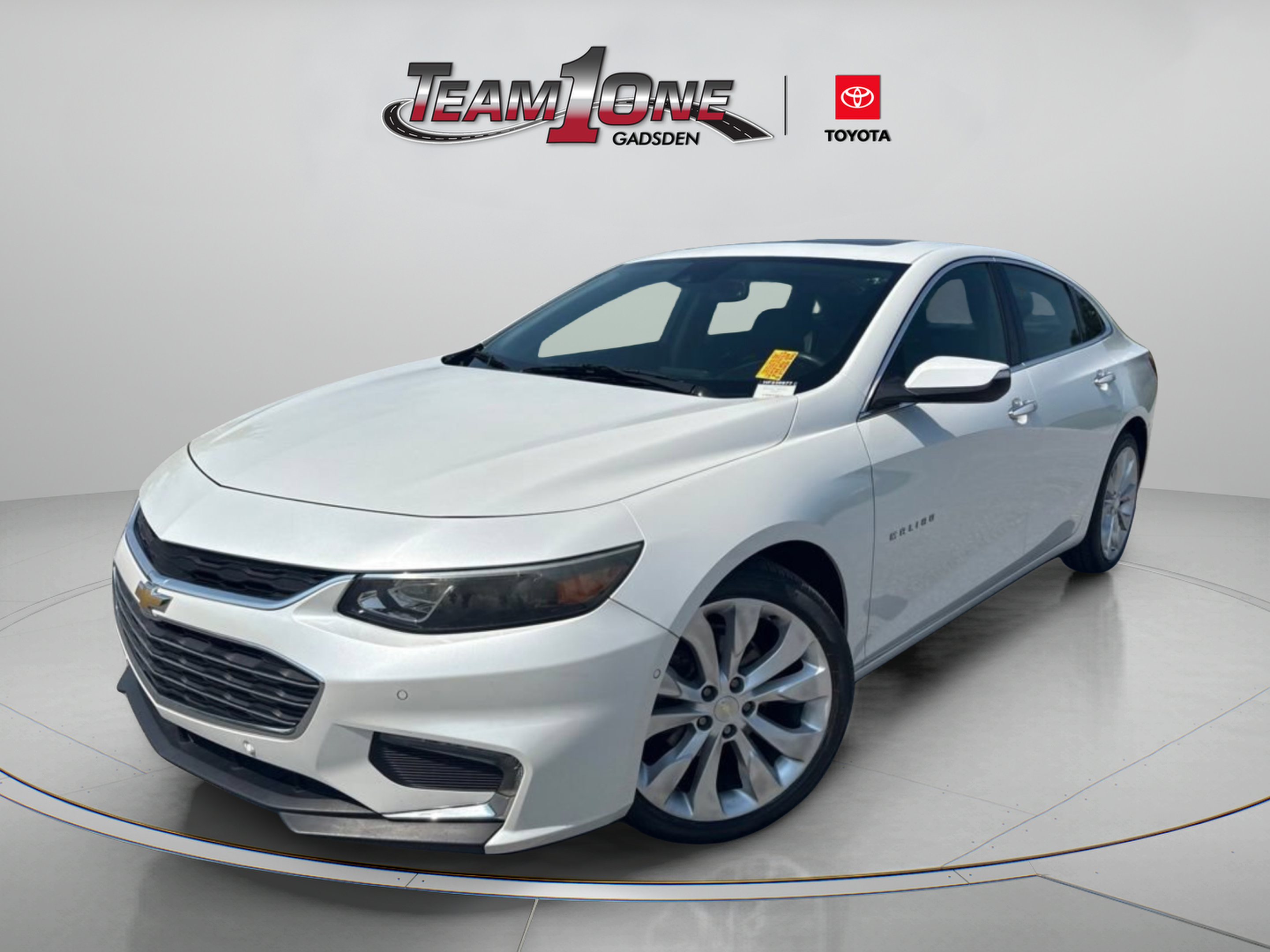 Used 2017 Chevrolet Malibu Premier w/ Premier Sun and Wheel Package FWD image 4