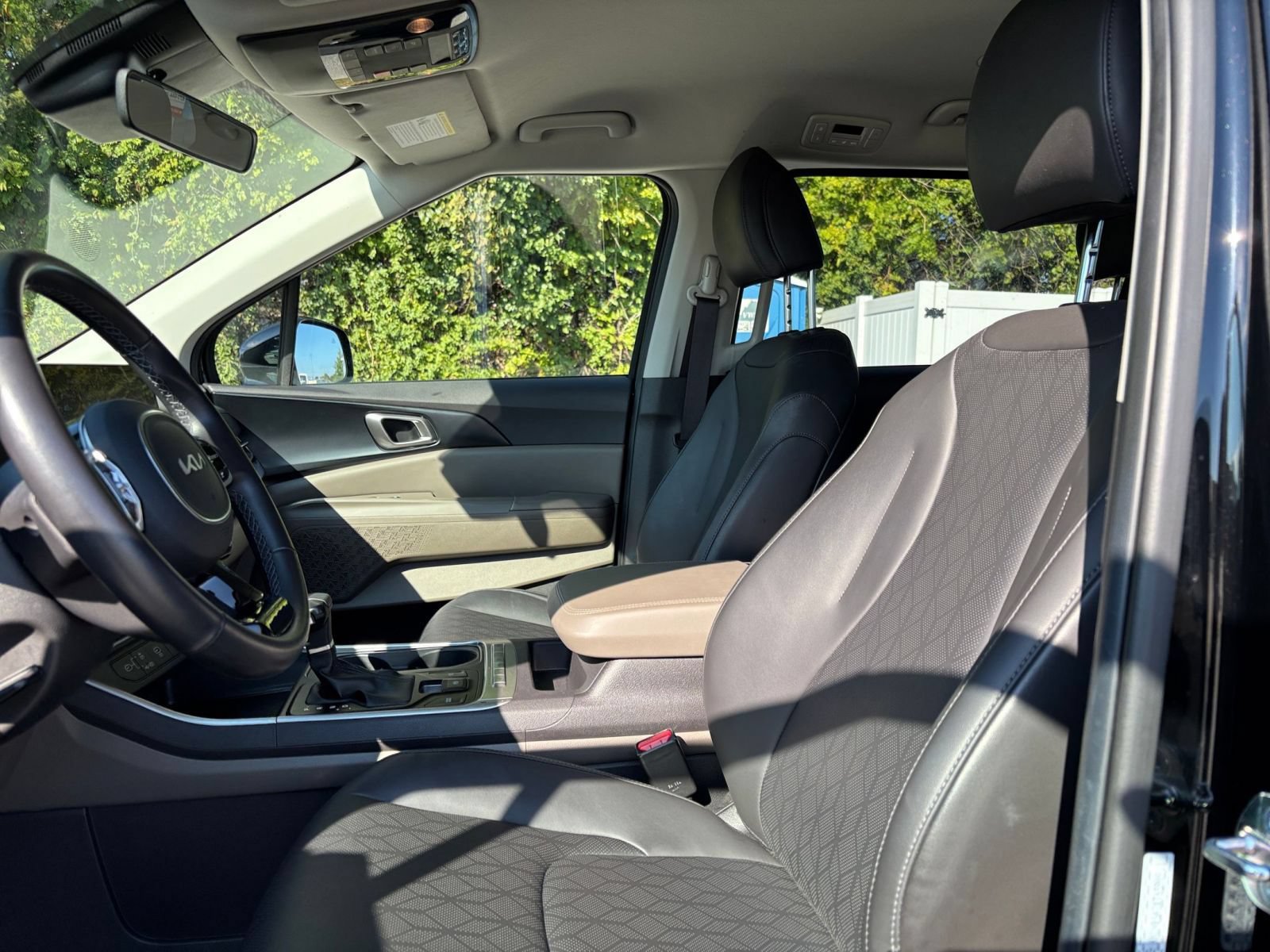 Used 2026 Kia Carnival FWD image 28