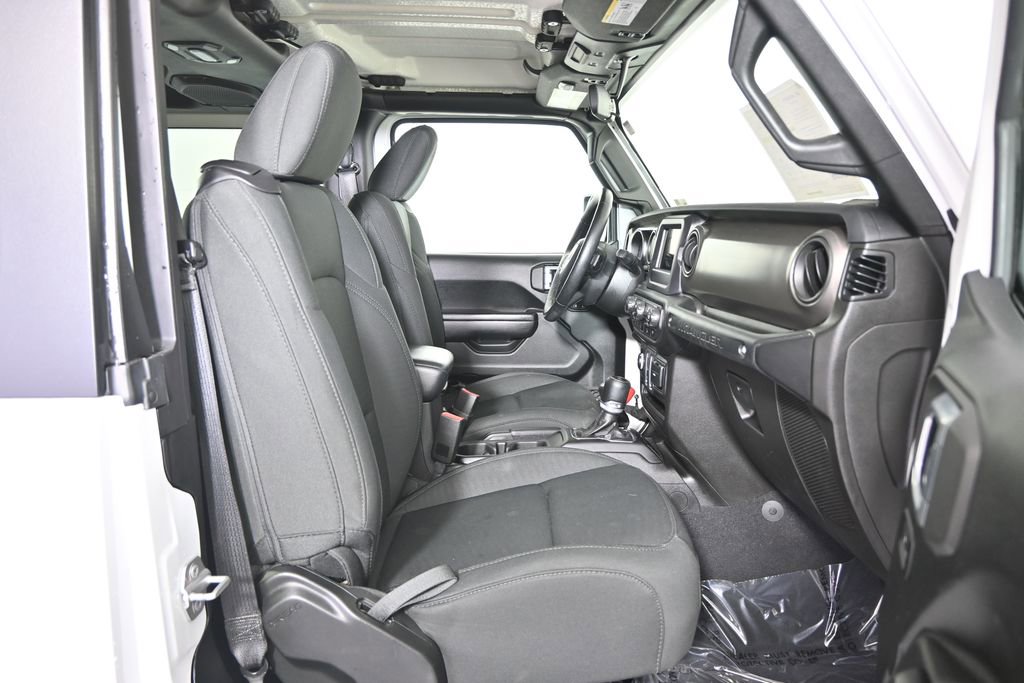Used 2020 Jeep Wrangler Sport AWD/4WD image 13