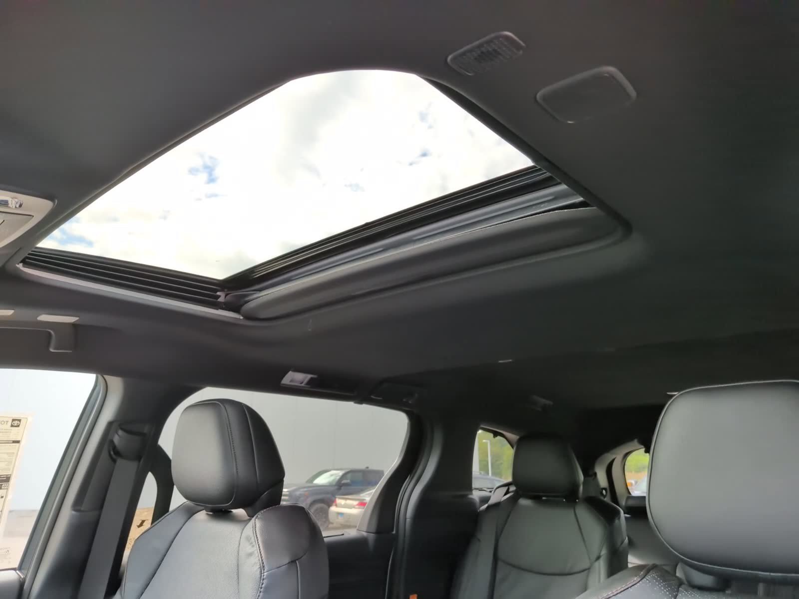 New 2026 Toyota Sienna Platinum AWD/4WD image 24