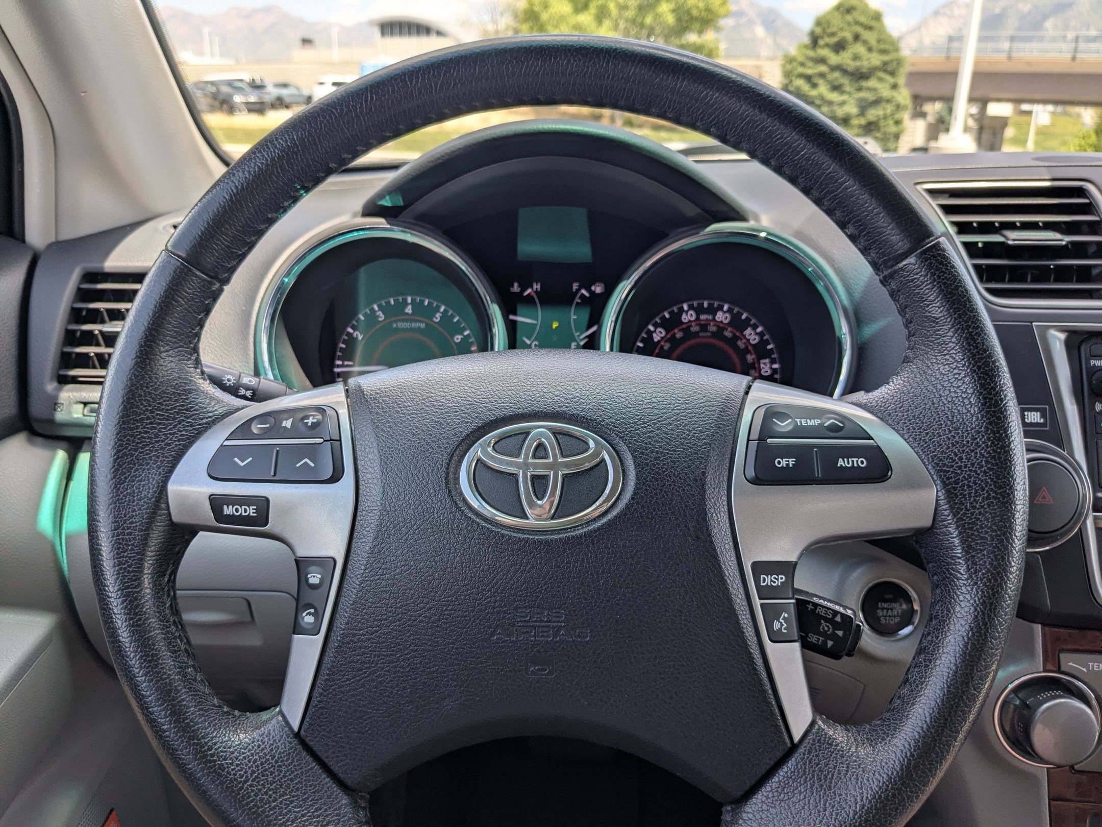 Used 2013 Toyota Highlander Limited AWD/4WD image 16