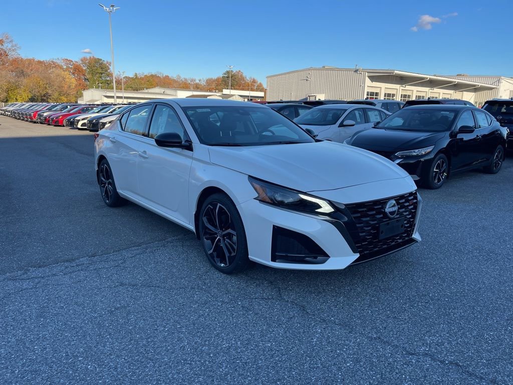 New 2025 Nissan Altima 2.5 SR w/ SR Premium Package image 4