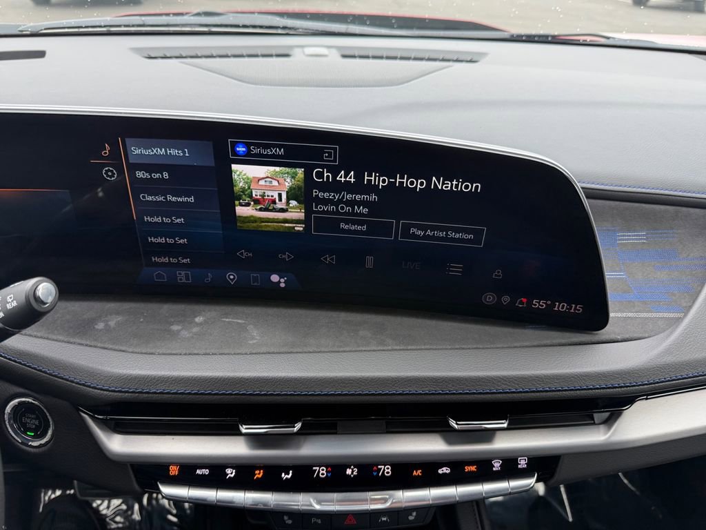 Certified 2024 Cadillac XT4 Sport w/ Cold Weather Package image 21