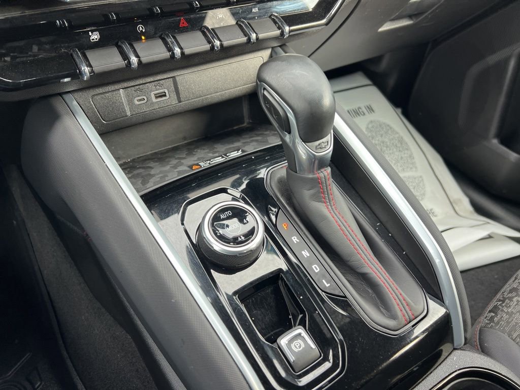 Used 2024 Chevrolet Colorado Z71 w/ Z71 Convenience Package 2 image 15