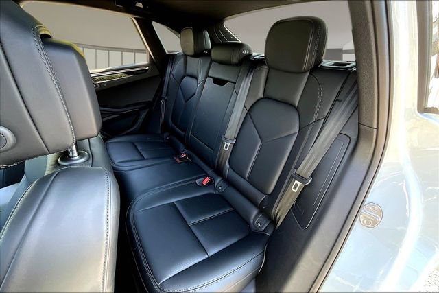 Used 2026 Porsche Macan AWD/4WD image 21