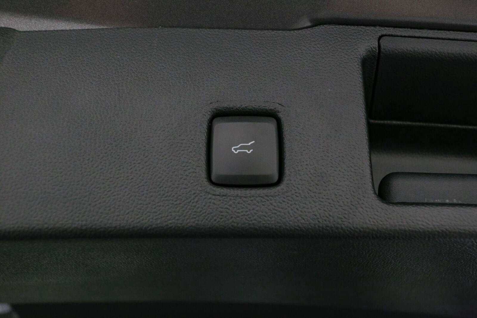 Used 2023 Ford Escape SE FWD image 11