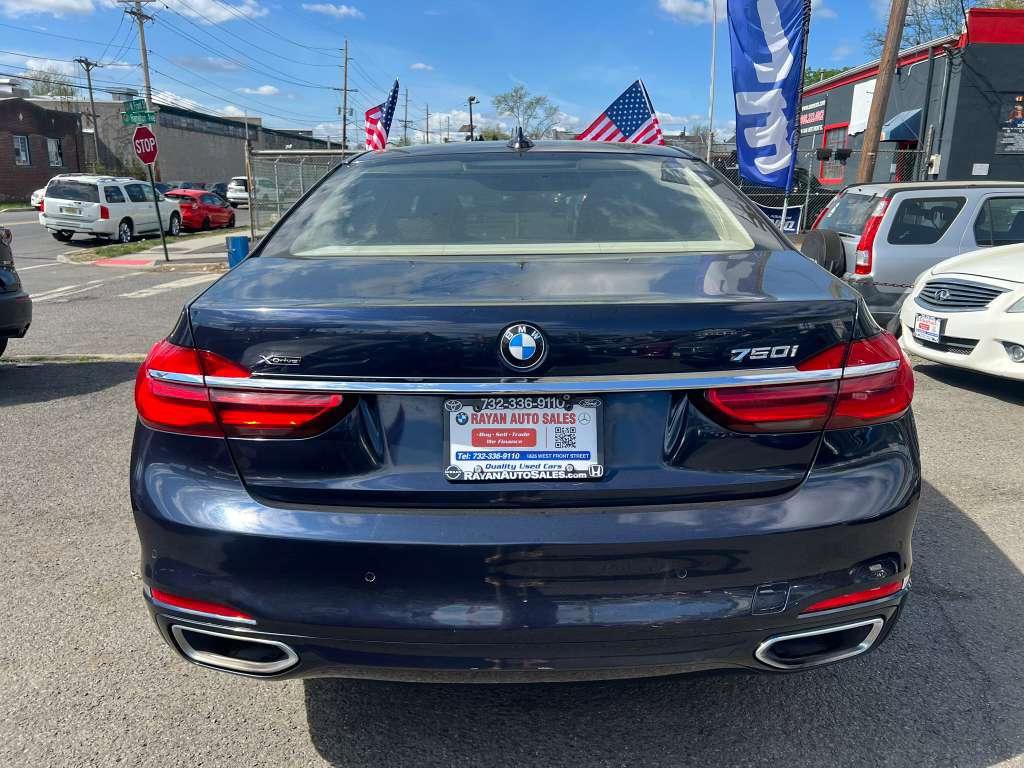 Used 2016 BMW 750i xDrive image 9