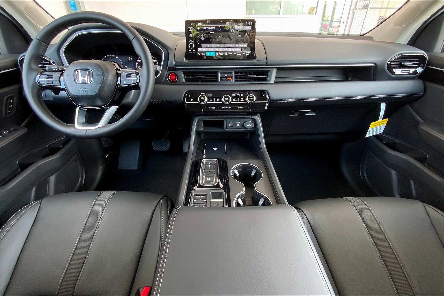 New 2025 Honda Pilot EX-L image 5