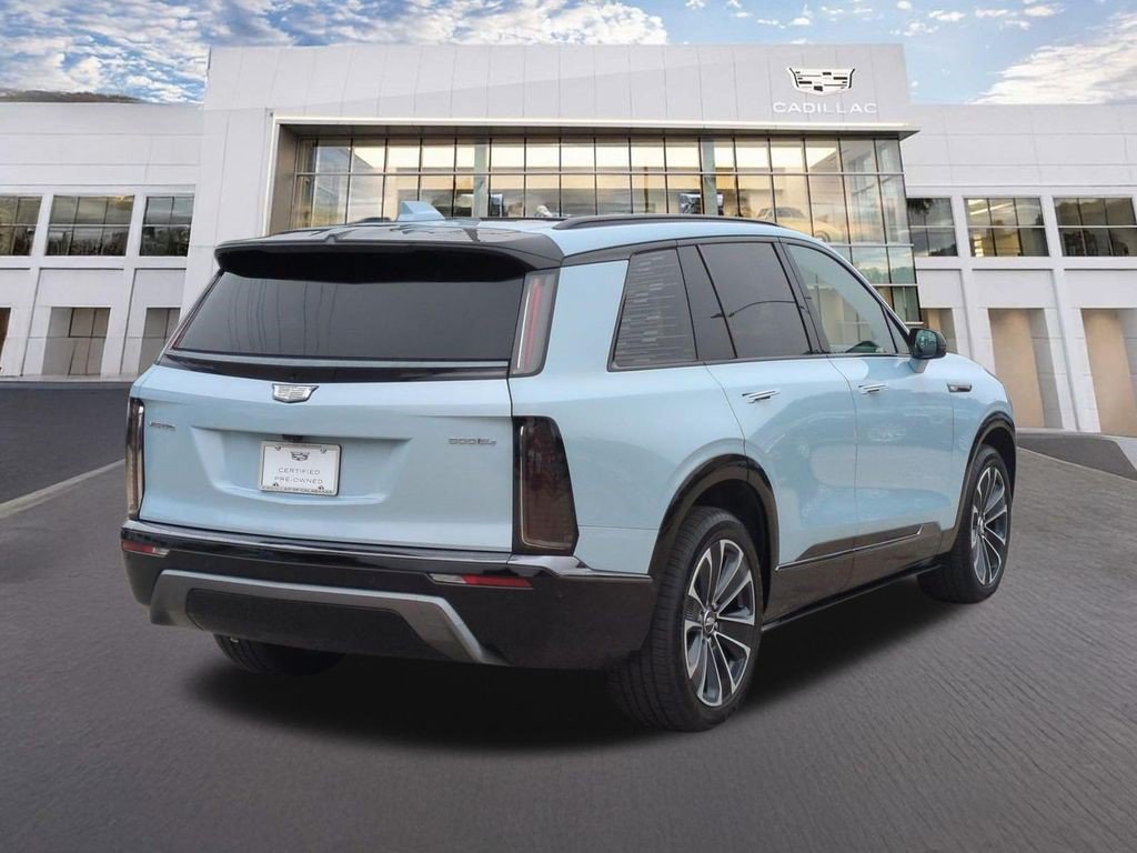 Certified 2026 Cadillac Vistiq Premium Luxury AWD/4WD image 8