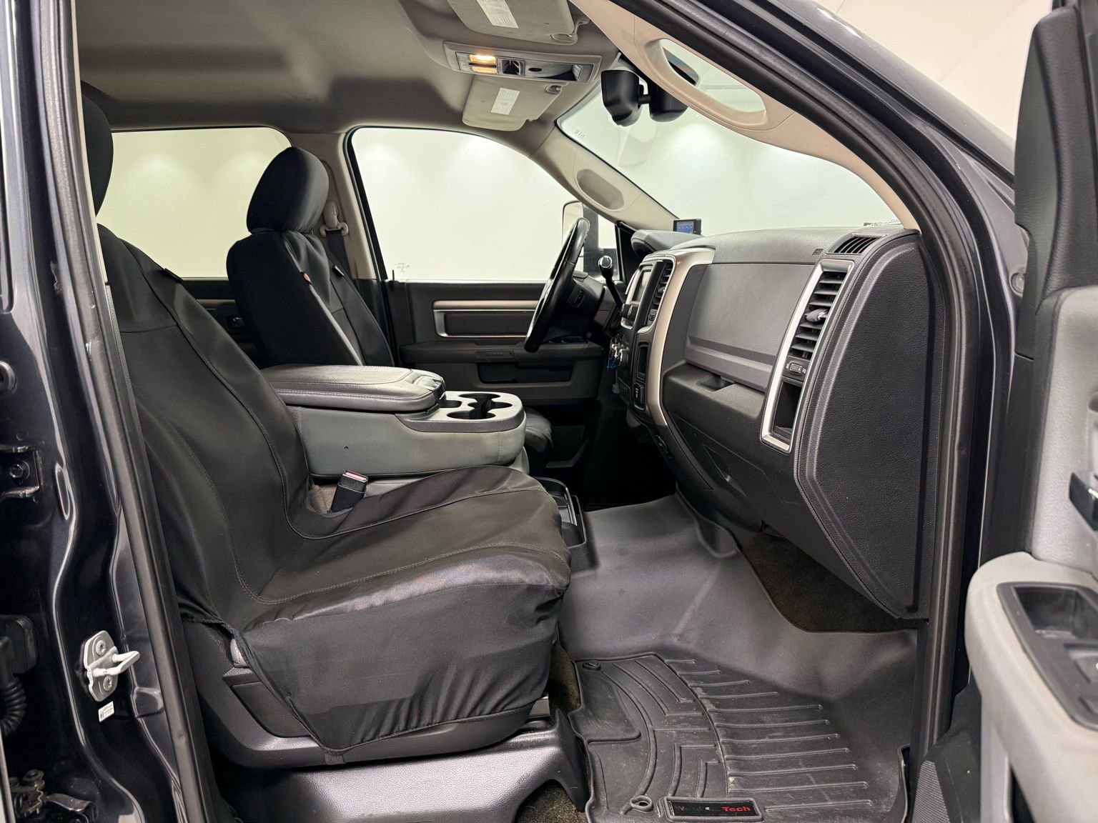 Used 2015 RAM 2500 SLT w/ Luxury Group image 27