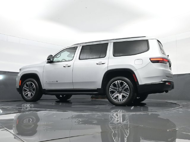 Used 2025 Jeep Wagoneer Series II AWD/4WD image 28