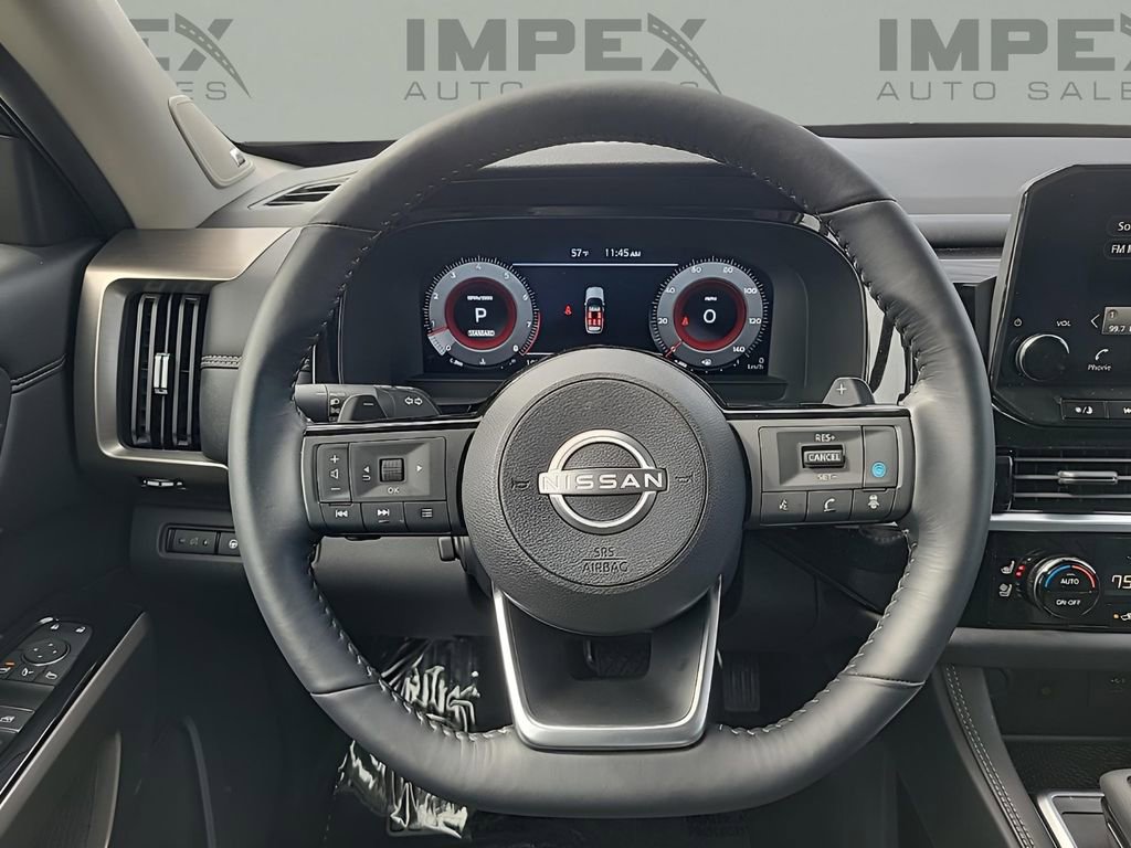 Used 2024 Nissan Pathfinder Platinum image 16