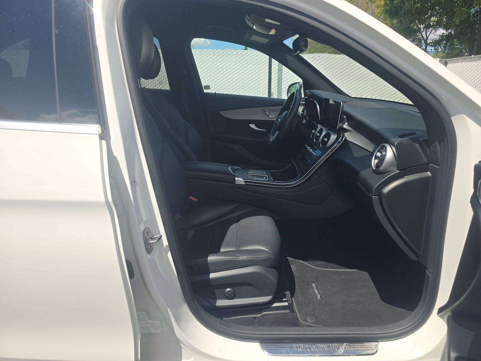 Used 2021 Mercedes-Benz GLC 300 image 14