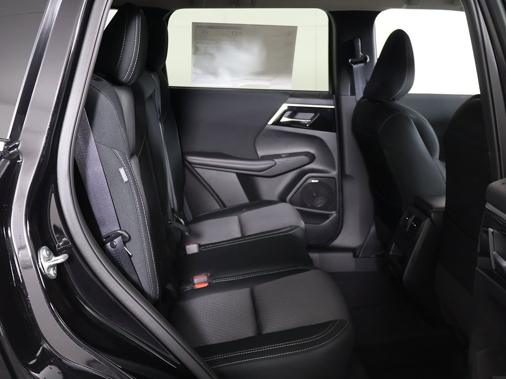 New 2026 Mitsubishi Outlander ES image 29