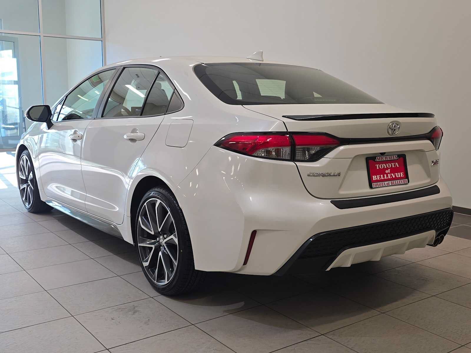 Used 2020 Toyota Corolla XSE FWD image 4