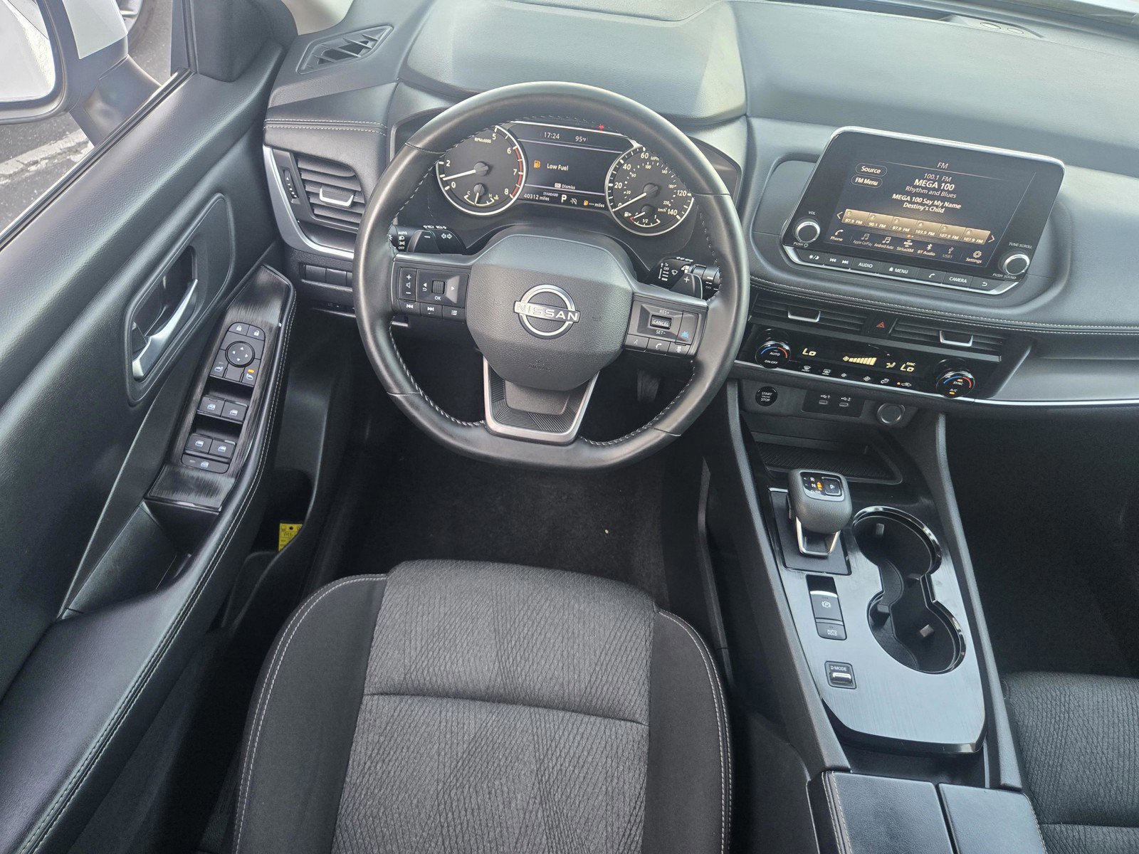 Used 2025 Nissan Rogue SV FWD image 9