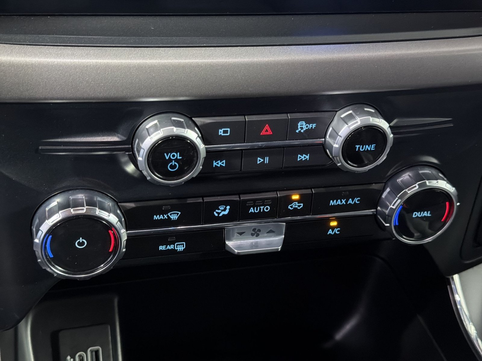 Used 2025 Ford F150 XLT AWD/4WD image 21