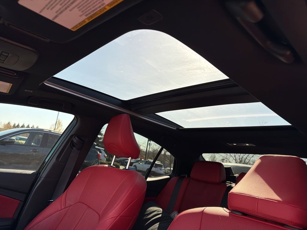 Used 2025 Toyota Camry XSE w/ Premium Plus Package image 12