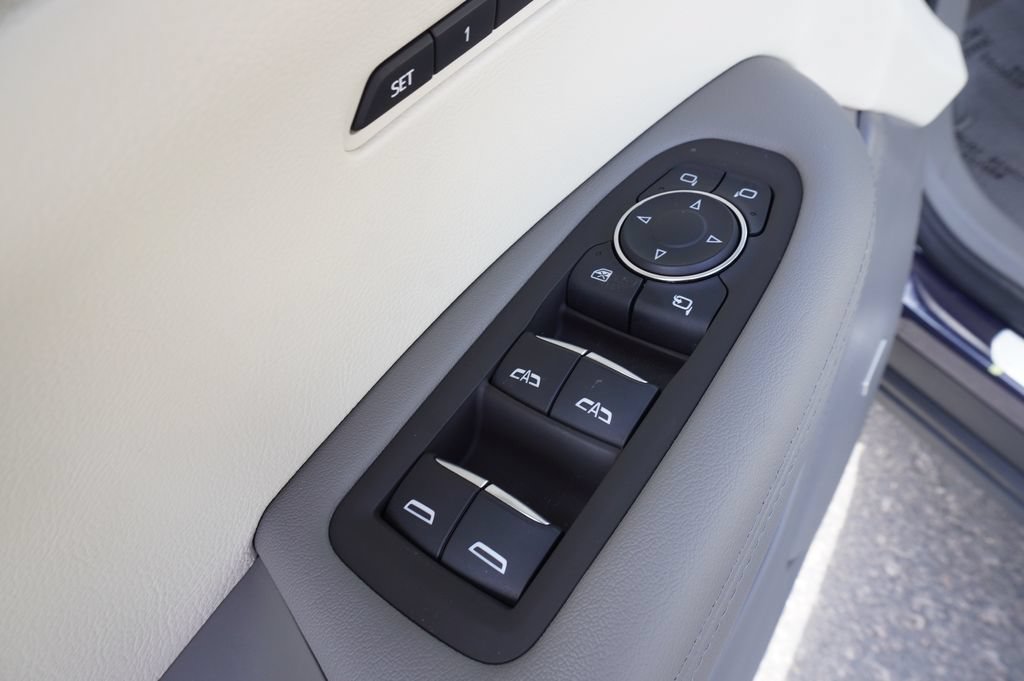 Certified 2025 Cadillac XT6 Premium Luxury FWD image 20