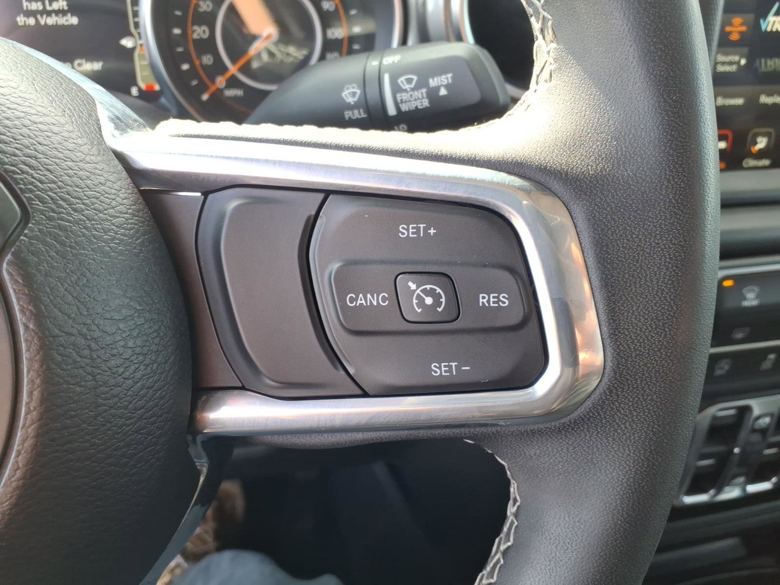 Used 2023 Jeep Gladiator Overland image 17