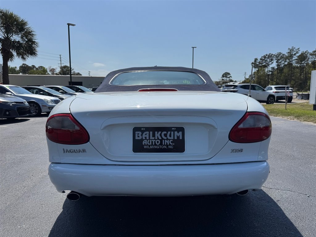 Used 2000 Jaguar XK8 Convertible image 12