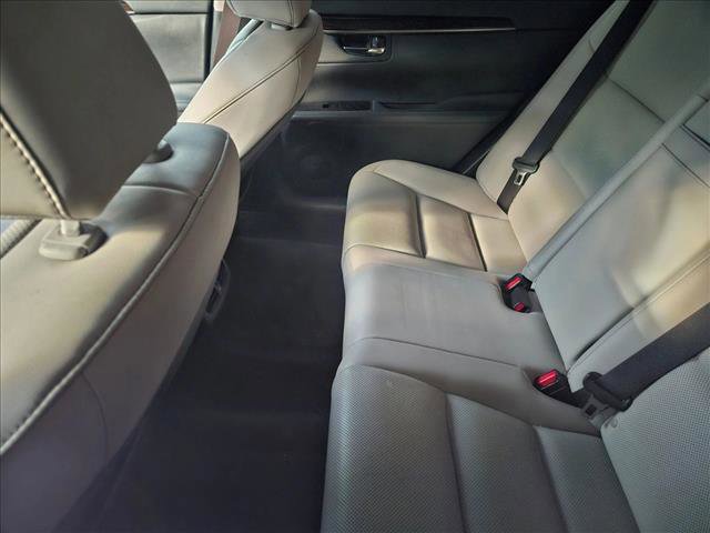 Used 2016 Lexus ES 300h w/ Premium Package w/Wood Trim image 10