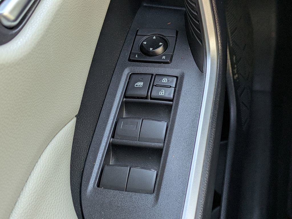 Used 2019 Toyota RAV4 XLE w/ Convenience Package image 26