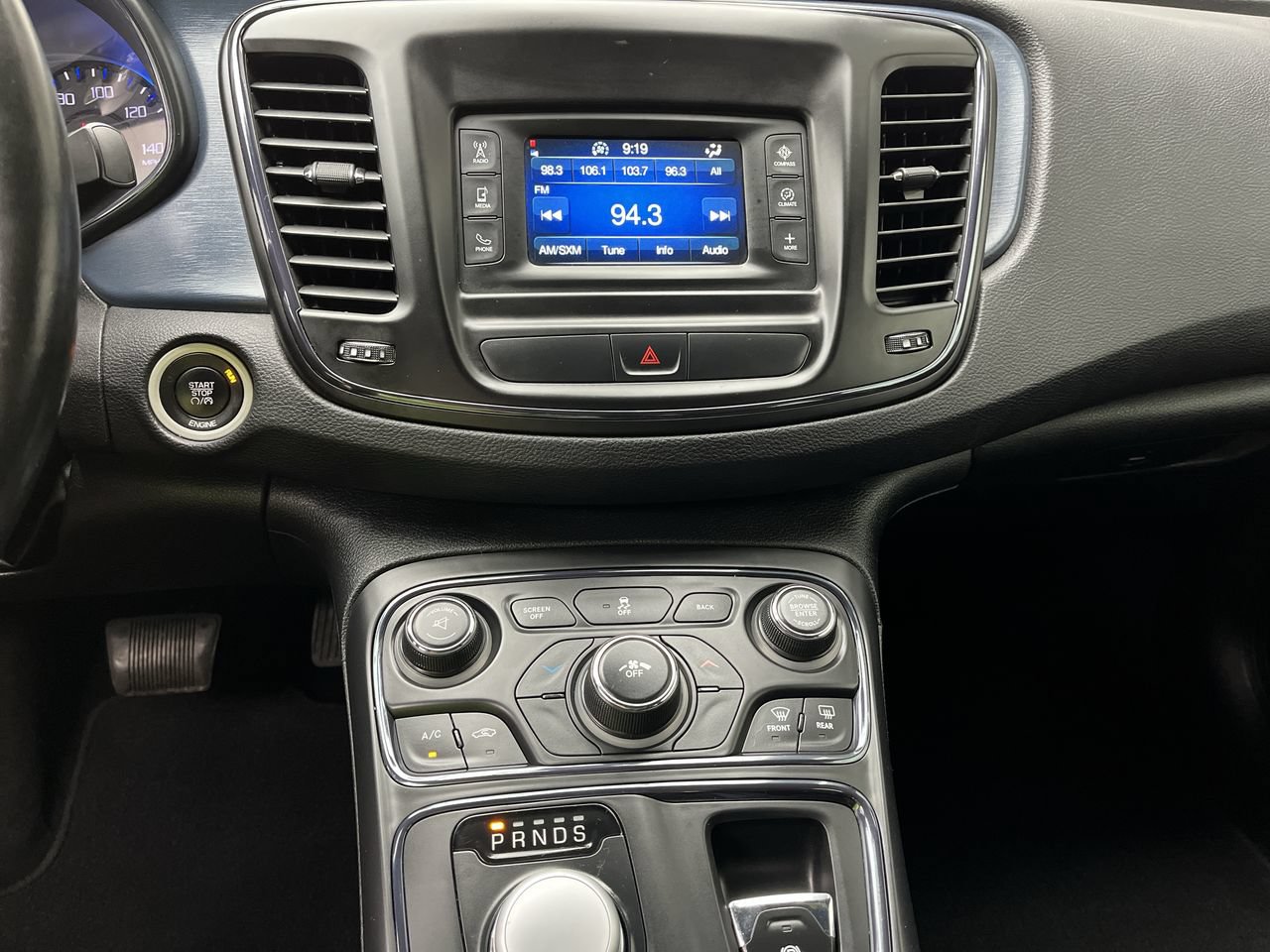 Used 2015 Chrysler 200 S FWD image 5