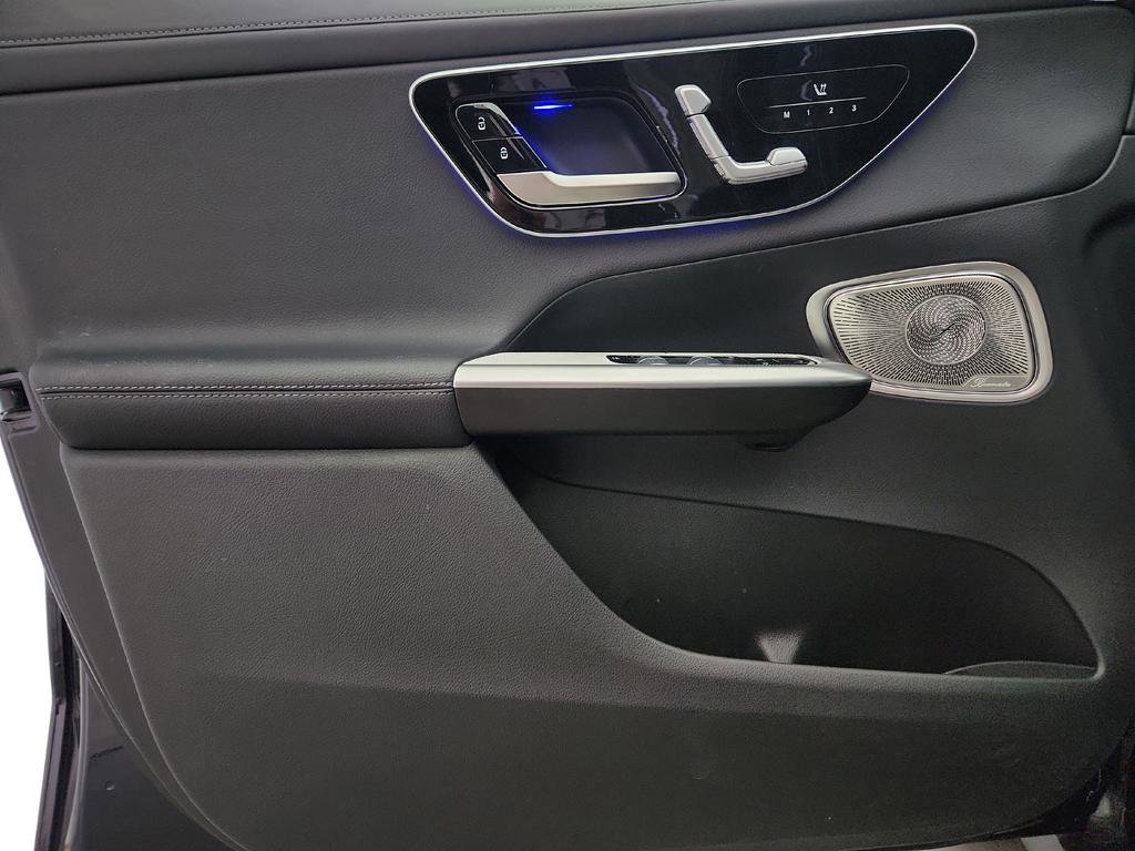 Used 2024 Mercedes-Benz GLC 300 4MATIC w/ Advanced USB Package image 22