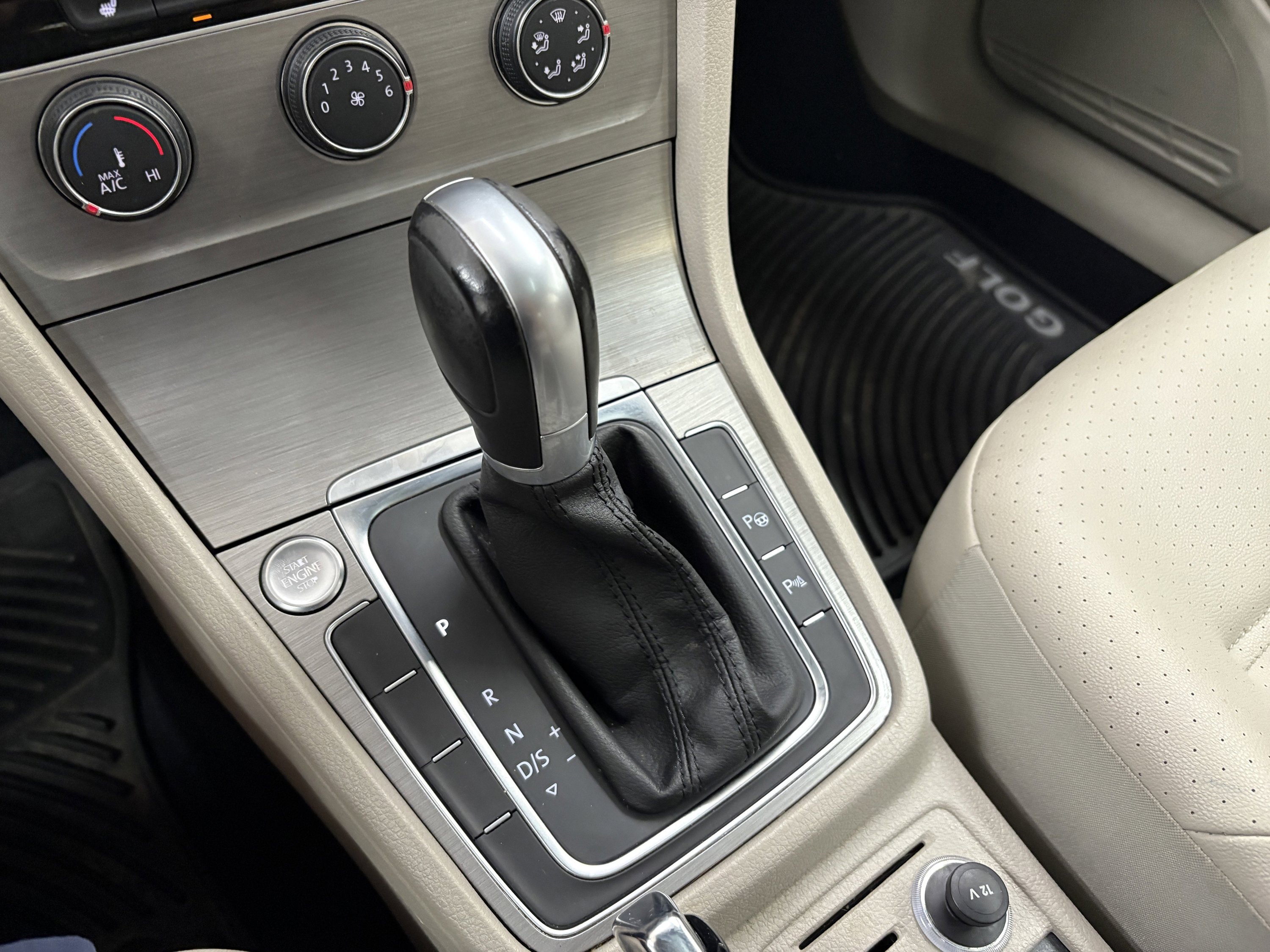 Used 2016 Volkswagen Golf SE w/ Lighting Package image 22