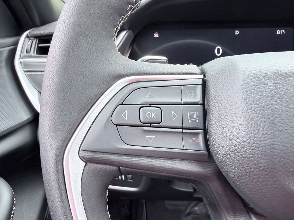 New 2025 Jeep Grand Cherokee Laredo image 12