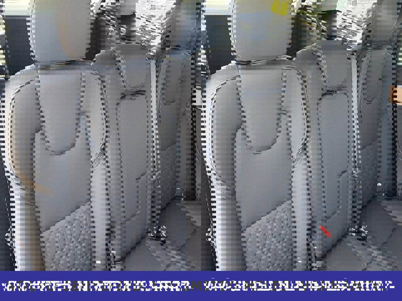 Certified 2025 Volvo XC90 B6 Plus image 39